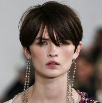 Trending 15 Mushroom Haircut Style for Women in 2024